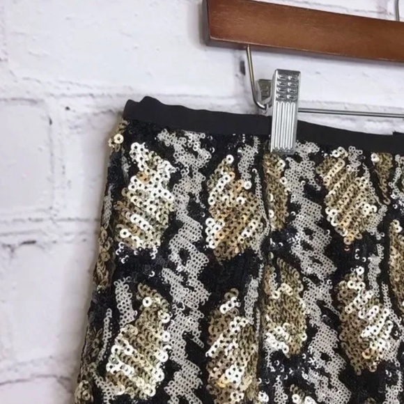 Guess Mini Skirt Sequin Snake Skin Pattern Black/Gold/White Sz Small (Like New!) - Picture 2 of 7